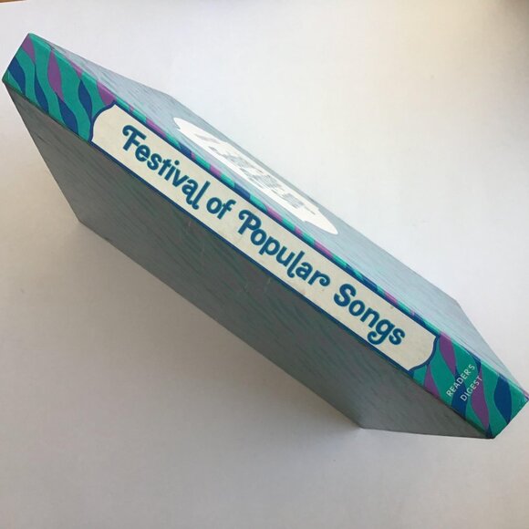 Readers Digest Festival of Popular Songs Songbook 1977 - Picture 2 of 12